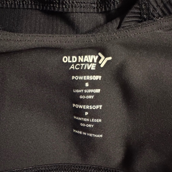 Old Navy Sporty Crop Top - Picture 3 of 3